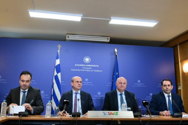 Live τα μέτρα για τους αγρότες: 16 αιτήματα έχουν ικανοποιηθεί, 4 υπό επεξεργασία, 7 εκτός δημοσιονομικού ορίου και πλαισίου της ΕΕ