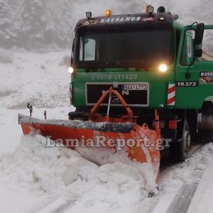 Σφοδρή χιονόπτωση στο ύψος του Μπράλου (ΒΙΝΤΕΟ)