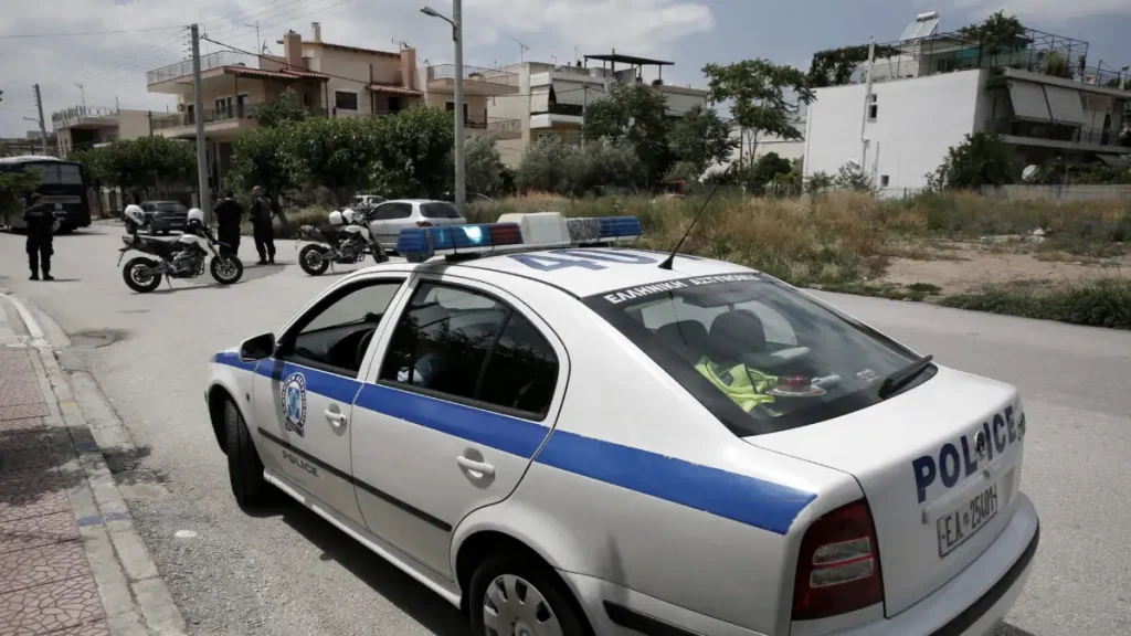 Ηράκλειο: Αυτοκίνητο παρέσυρε παιδί έξω από σχολείο – Μεταφέρθηκε στο νοσοκομείο με τραύμα στο κεφάλι