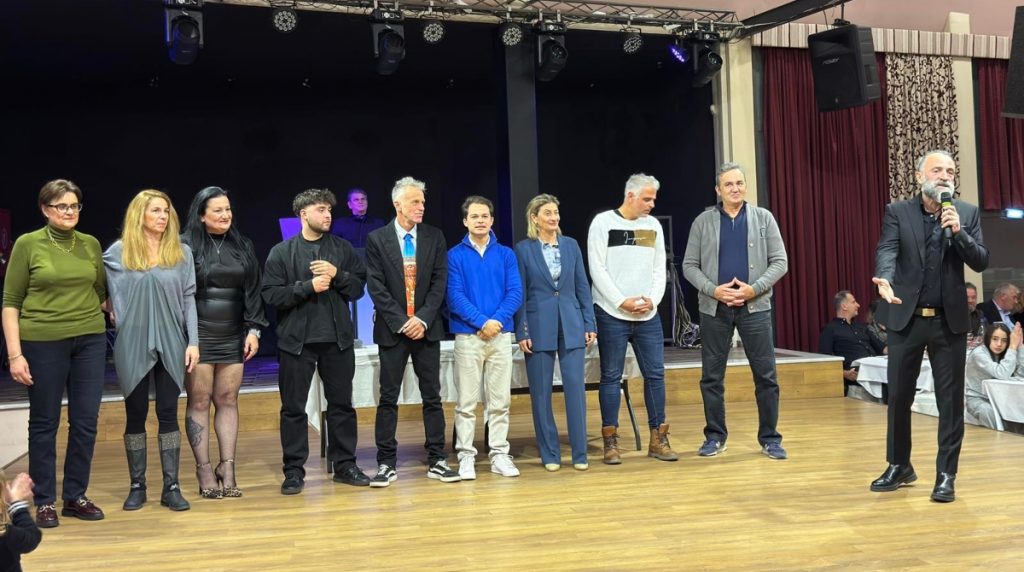 Σε γιορτινό κλίμα με βραβεύσεις πραγματοποιήθηκε η κοπή πίτας του ΦΟΑ (ΦΩΤΟ)