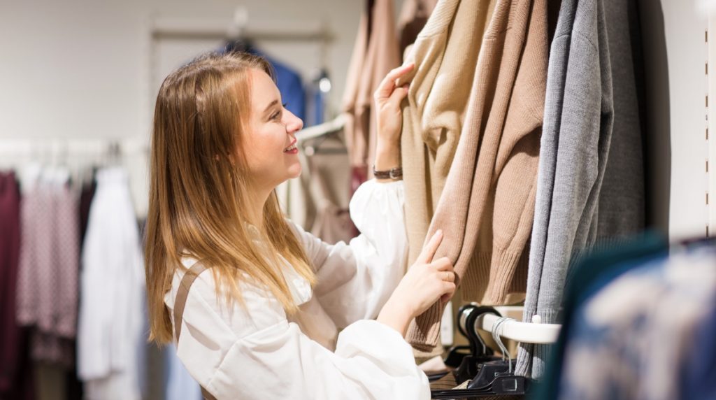 Ζητείται Πωλητής-τρια στο κατάστημα ρούχων Madiz στην Αράχωβα