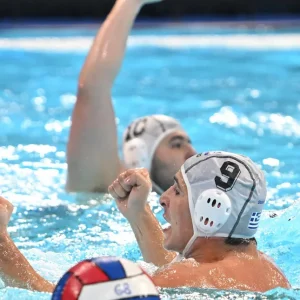 Θρίαμβος για την Εθνική πόλο: Νίκησε την Ιταλία 15-13 και πήρε το εισιτήριο για τα ημιτελικά του Ευρωπαϊκού Πρωταθλήματος