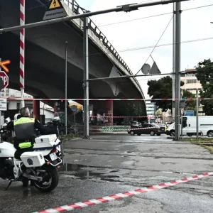 Αμερικανός μπασκετμπολίστας της Α2 και μεθυσμένος ο 29χρονος που οδήγησε για 300 μέτρα στις γραμμές του τρένου στην Ιερά Οδό