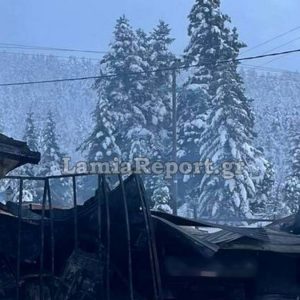 Φθιώτιδα: Κάηκε ολοσχερώς σπίτι στα Πουγκάκια - Την τελευταία στιγμή σώθηκε ηλικιωμένη