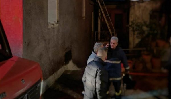 Πυρκαγιά τα ξημερώματα σε διώροφη κατοικία στη Στενή Ευβοίας