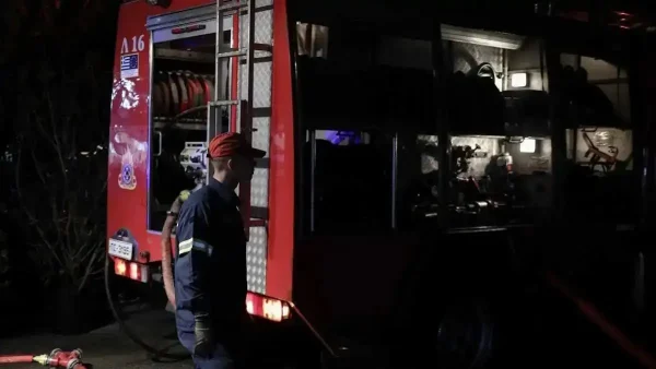 Φωτιά σε κτίριο στα Πατήσια