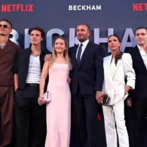 Αμφισβητούν τον Μπρούκλιν Μπέκαμ: «Τρύπια» η ιστορία με τον πρώτο χορό και το νυφικό, viral βίντεο με τη σνομπ Νίκολα πλάι στη Βικτόρια