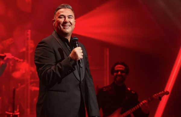 Αντώνης Ρέμος: Ετοιμάζει συναυλία στο Ντουμπάι το Μεγάλο Σάββατο 11 Απριλίου με VIP κοινό