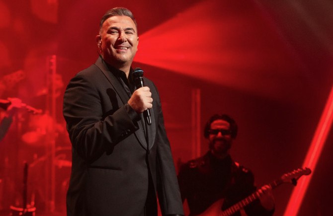 Αντώνης Ρέμος: Ετοιμάζει συναυλία στο Ντουμπάι το Μεγάλο Σάββατο 11 Απριλίου με VIP κοινό