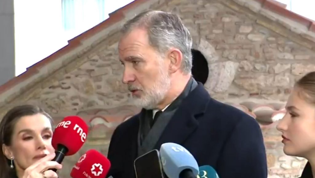 Σιδηροδρομική τραγωδία στην Ισπανία: «Τόσο πολλά θύματα, ελπίζουμε οι τραυματίες να αναρρώσουν το συντομότερο», είπε ο βασιλιάς Φελίπε από την Αθήνα