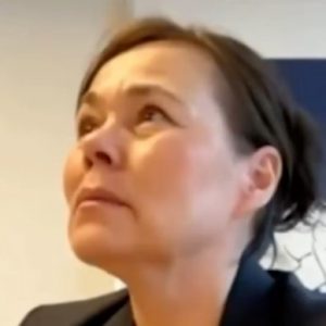 Έβαλε τα κλάματα η υπουργός Εξωτερικών της Γροιλανδίας, Βίβιαν Μότσφελντ: «Τεράστια πίεση»