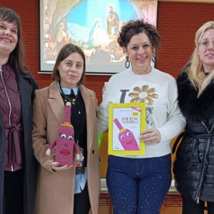 Η συγγραφέας Εβίτα Κωνσταντίνου επισκέφθηκε το 16ο Πειραματικό Δημοτικό Σχολείο Λαμίας