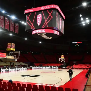 Το Σωματείο Εργαζομένων του ΣΕΦ καταγγέλει υποστελέχωση και κίνδυνο για τους φιλάθλους