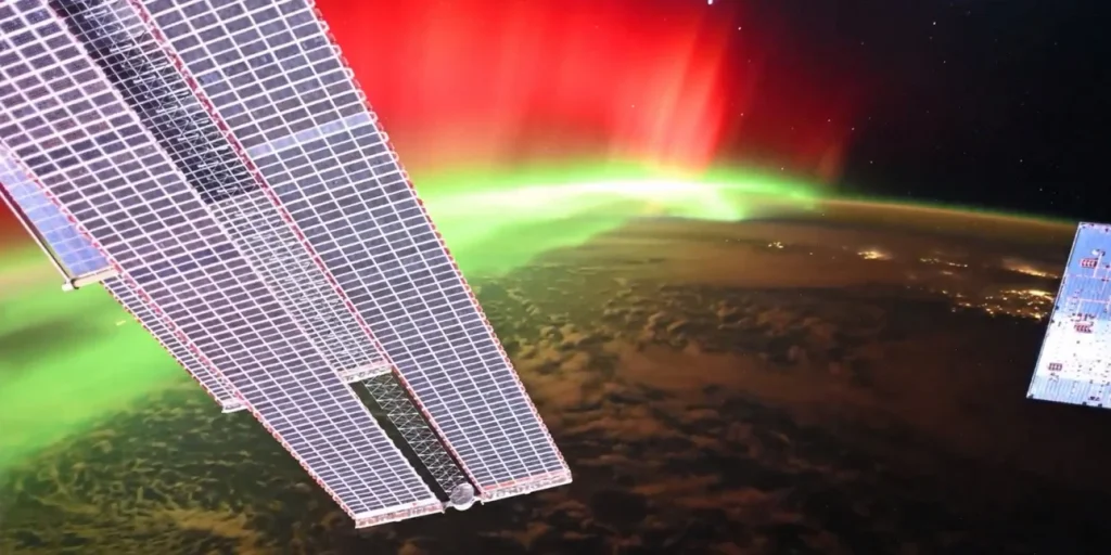 Εντυπωσιακό βίντεο: Δείτε πώς φαίνεται το βόρειο σέλας από το Διάστημα -Στη διάρκεια της ισχυρής ηλεκτρομαγνητικής καταιγίδας