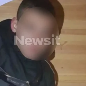 Σέρρες: Καρέ καρέ ο θανάσιμος ξυλοδαρμός του 17χρονου – Αιμορραγούσε από στόμα και μύτη και συνέχισε να τον κλωτσάει