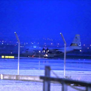 Στη Θεσσαλονίκη το C-130 με τις σορούς των επτά οπαδών του ΠΑΟΚ που σκοτώθηκαν στη Ρουμανία - Τρισάγιο στην Τούμπα