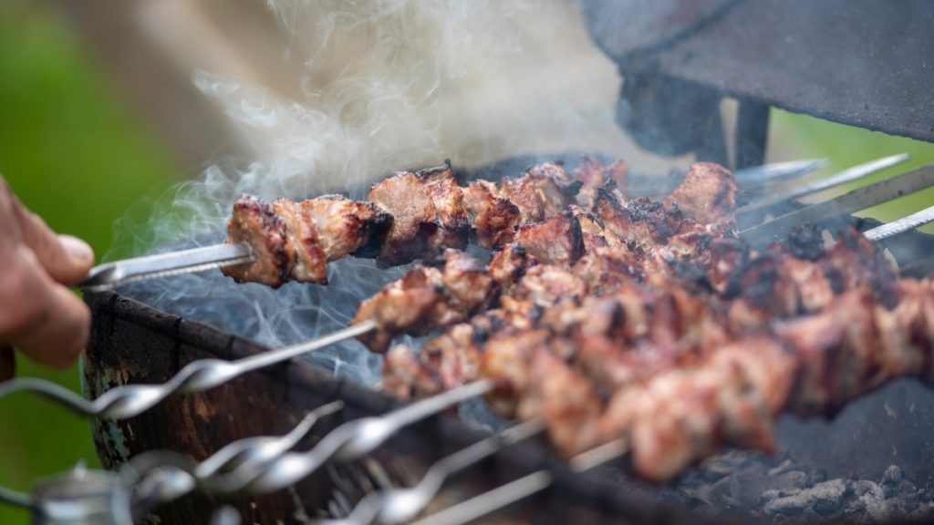 Δραπετσώνα: Γνωστός σουβλατζής συνελήφθη για διακίνηση ναρκωτικών - Πώς τον έπιασαν