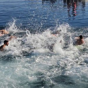 Ανακοίνωση από το Λιμενικό Τμήμα Αγίου Κωνσταντίνου για όσους βουτήξουν για τον Τίμιο Σταυρό