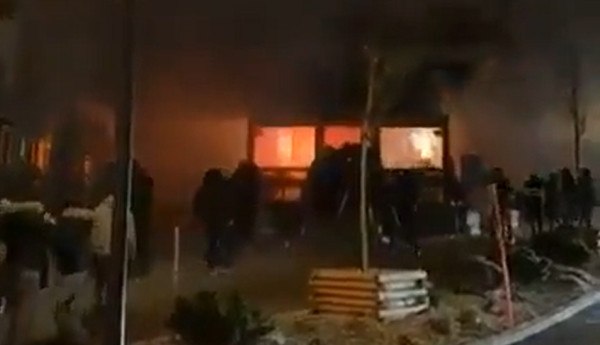 Ματωμένη Πρωτοχρονιά στην Ελβετία: Δεκάδες νεκροί και πάνω από 100 τραυματίες από την έκρηξη σε μπαρ