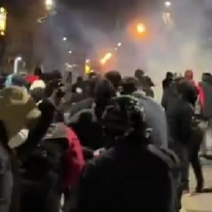 Στους έξι οι νεκροί από τις ταραχώδεις διαδηλώσεις κατά της ακρίβειας σε διάφορες πόλεις του Ιράν