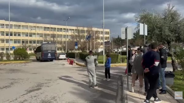 Πάτρα: «Δούλευε για ένα μεροκάματο και τον φάγανε» λέει η γυναίκα του 30χρονου, πατέρα 2 παιδιών, που ξυλοκοπήθηκε μέχρι θανάτου