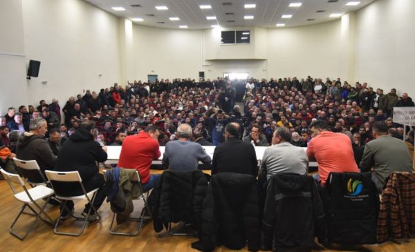 Χωρίς συλλαλητήριο η συνάντηση των αγροτών με τον Μητσοτάκη: Χαλάρωσαν τα μπλόκα μέχρι την Τρίτη