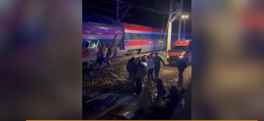 Σιδηροδρομική τραγωδία στην Ισπανία: Στους 39 νεκροί και δεκάδες τραυματίες – «Ήταν σαν ταινία φρίκης, νόμιζα όλο το τρένο θα διαλυόταν»