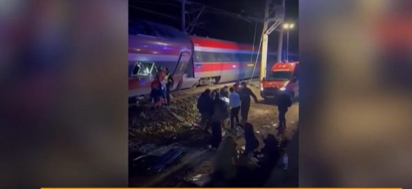 Σιδηροδρομική τραγωδία στην Ισπανία: Στους 39 νεκροί και δεκάδες τραυματίες – «Ήταν σαν ταινία φρίκης, νόμιζα όλο το τρένο θα διαλυόταν»