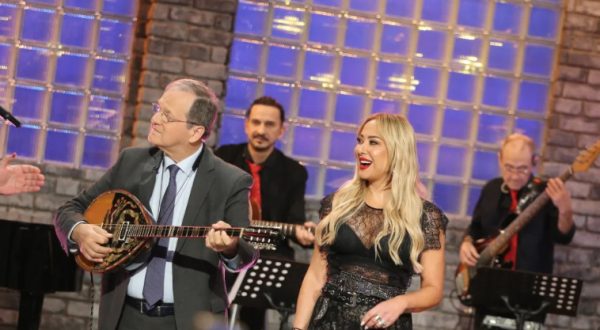 Η Μελίνα Ασλανίδου αναβάλλει προγραμματισμένες εμφανίσεις της λόγω προβλήματος υγείας