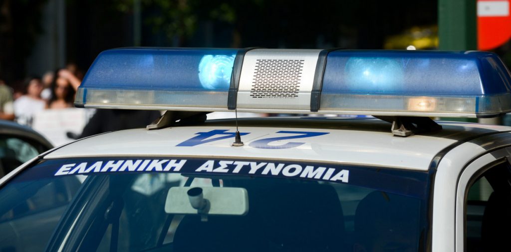 Θεσσαλονίκη: Ληστεία σε βάρος ανηλίκων – Συνελήφθησαν ένας 17χρονος και ο πατέρας του