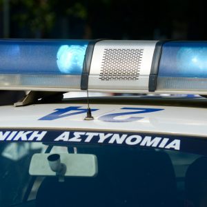 Θεσσαλονίκη: Ληστεία σε βάρος ανηλίκων – Συνελήφθησαν ένας 17χρονος και ο πατέρας του