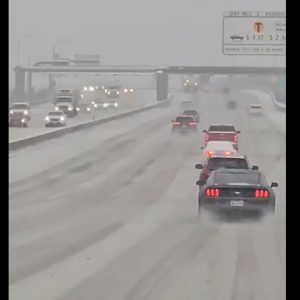 Ιστορική χιονοθύελλα στις ΗΠΑ: Άδεια ράφια σούπερ μάρκετ, πολικές θερμοκρασίες και 230.000 νοικοκυριά χωρίς ρεύμα