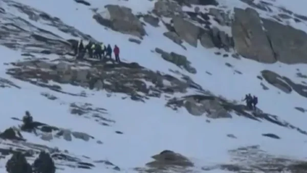 Ταΰγετος: «Η πλαγιά ήταν παγωμένη και τα παιδιά γλίστρησαν και χτύπησαν» λέει ορειβάτης για τους 8 που είχαν πέσει σε χαράδρα