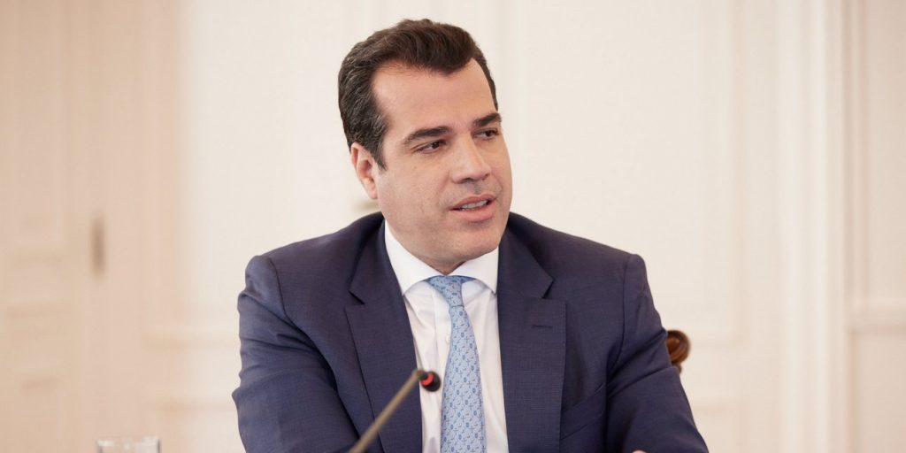 Συνάντηση Πλεύρη με τη γενική διευθ. του ΔΟΜ: Για την διαχείριση των μεταναστευτικών ροών