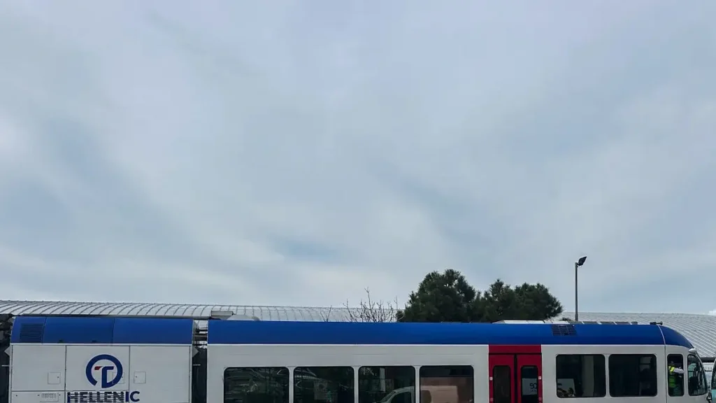 Hellenic Train: Ακινητοποιήθηκε στην Πάτρα τρένο με 21 επιβάτες – Καθυστερήσεις στα δρομολόγια του Προαστιακού