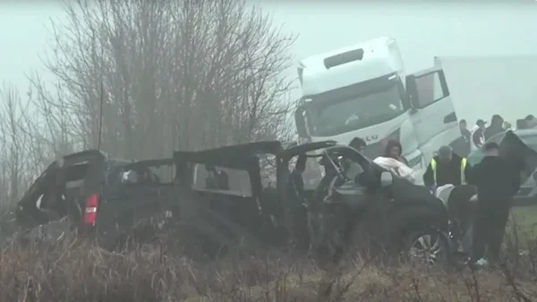 Ρουμανία: Τα σενάρια για το θανατηφόρο τροχαίο με θύματα Έλληνες οπαδούς – Με ελληνικές πινακίδες το μοιραίο βανάκι