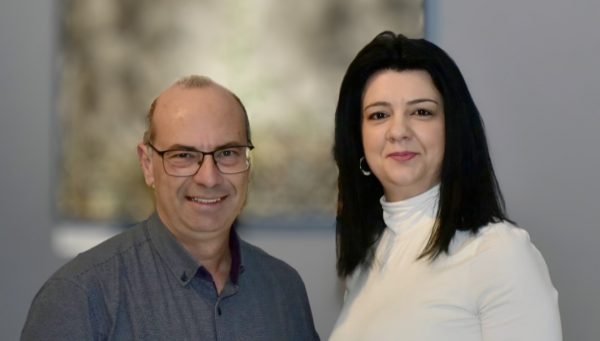 Φωτεινή & Νίκος: Οι άνθρωποι που αφηγούνται τον τόπο και τον κάνουν προορισμό