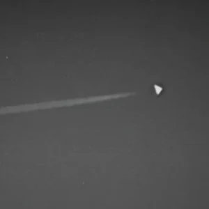 Μυστηριώδες αεροσκάφος σε σχήμα UFO εντοπίστηκε πάνω από την Περιοχή 51, ενώ ακούγεται παράξενος στρατιωτικός κωδικός