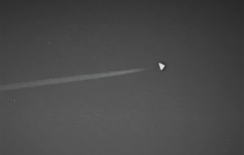 Μυστηριώδες αεροσκάφος σε σχήμα UFO εντοπίστηκε πάνω από την Περιοχή 51, ενώ ακούγεται παράξενος στρατιωτικός κωδικός