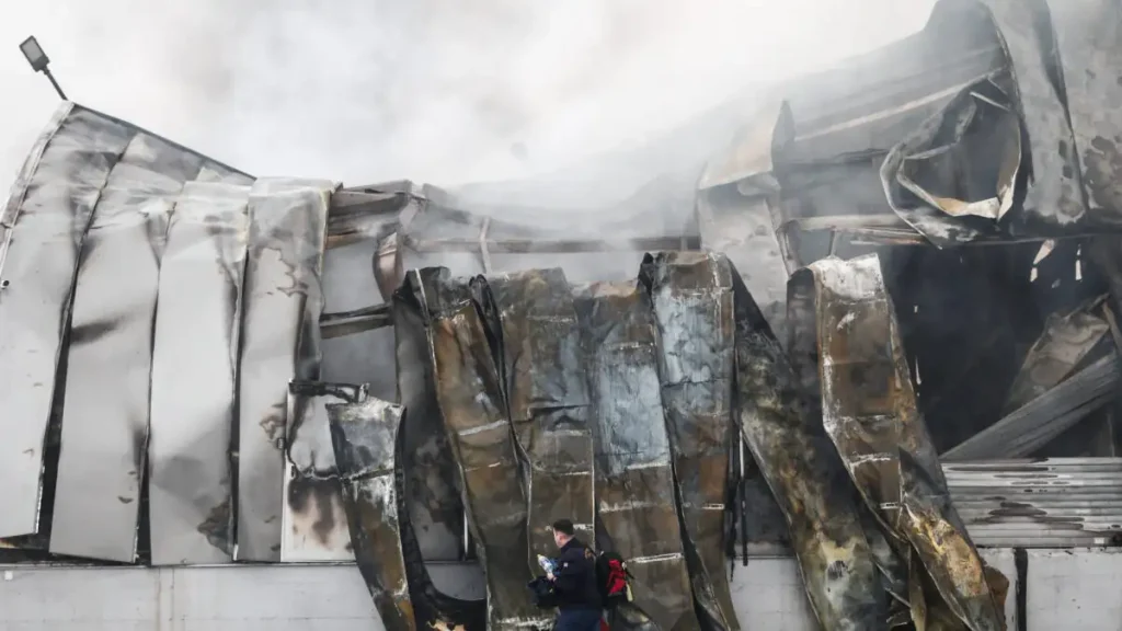 Τραγωδία στη «Βιολάντα»: «Είδαν το ταβάνι να πέφτει» από την έκρηξη και πετάχτηκαν έξω – Πώς σώθηκαν οι εργαζόμενοι τραυματίες