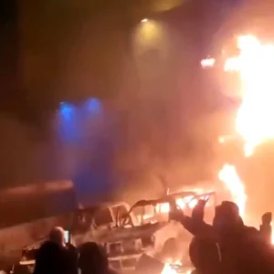 Εξαπλώνεται η λαϊκή οργή στον Ιράν, κλιμακώνει την καταστολή το καθεστώς της Τεχεράνης