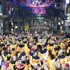 Πάτρα: Σε καρναβαλικούς ρυθμούς η πόλη, το βράδυ η επίσημη τελετή έναρξης