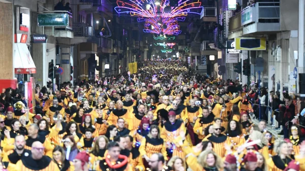 Πάτρα: Σε καρναβαλικούς ρυθμούς η πόλη, το βράδυ η επίσημη τελετή έναρξης