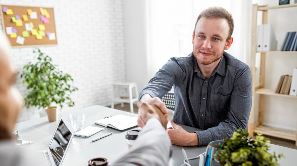 Η «B.G.F. Ο.Ε. Εταιρεία Μετακλήσεων» εξασφαλίζει το κατάλληλο προσωπικό για την επιχείρησή σας