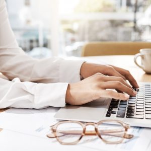 Κοπέλα με δεκαετή προϋπηρεσία αναζητά εργασία ως Υπάλληλος Γραφείου - Γραμματειακή Υποστήριξη