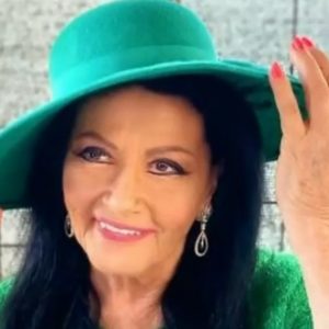 Ζωζώ Σαπουντζάκη: Στο νοσοκομείο με χαμηλό οξυγόνο η ηθοποιός – «Θα πάρει σύντομα εξιτήριο» λέει φίλη της