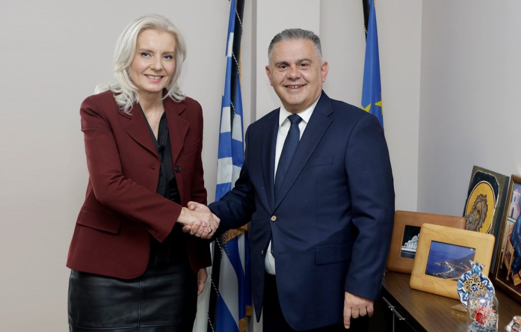 Επίσκεψη στο δήμο Καμένων Βούρλων για τη ΓΓ Αποκεντρωμένης Διοίκησης