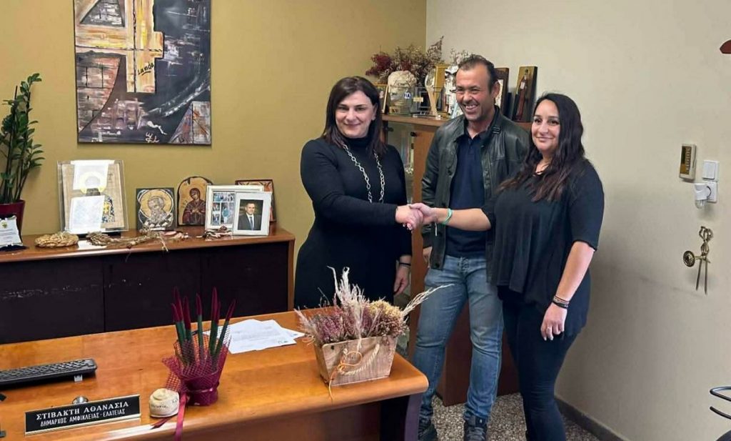 Ορκίστηκαν δύο νέοι υπάλληλοι στο Δήμο Αμφίκλειας - Ελάτειας (ΦΩΤΟ)