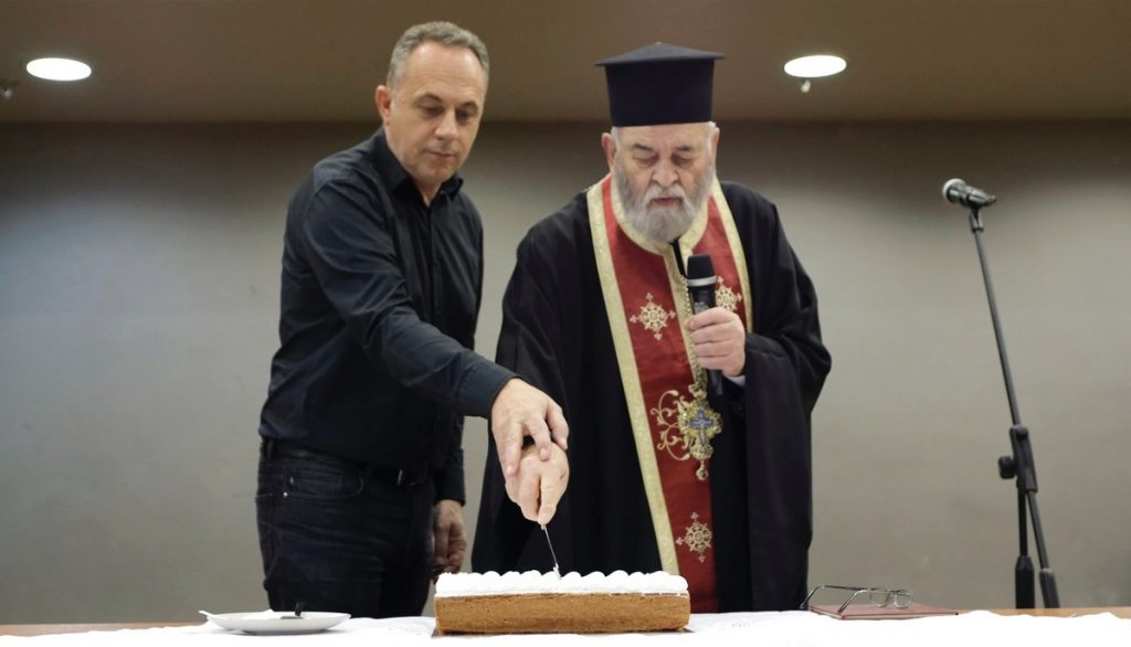 Παπαϊωάννου: «Κοινός ο στόχος για καλύτερες υπηρεσίες προς τον πολίτη» - Δείτε εικόνες από την κοπή της πίτας