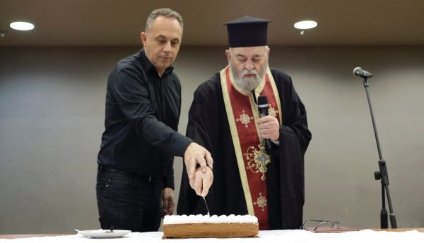 Παπαϊωάννου: «Κοινός ο στόχος για καλύτερες υπηρεσίες προς τον πολίτη» - Δείτε εικόνες από την κοπή της πίτας